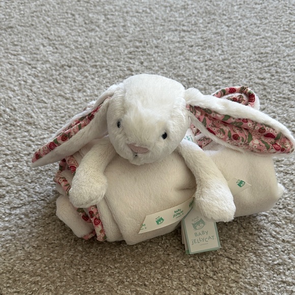Blossom Cream Bunny 'Berry' Blankie by Jellycat (NWT) - Picture 5 of 5